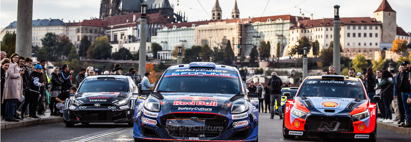 Spektakuläre Parade durch Prag läutet Central European Rally ein