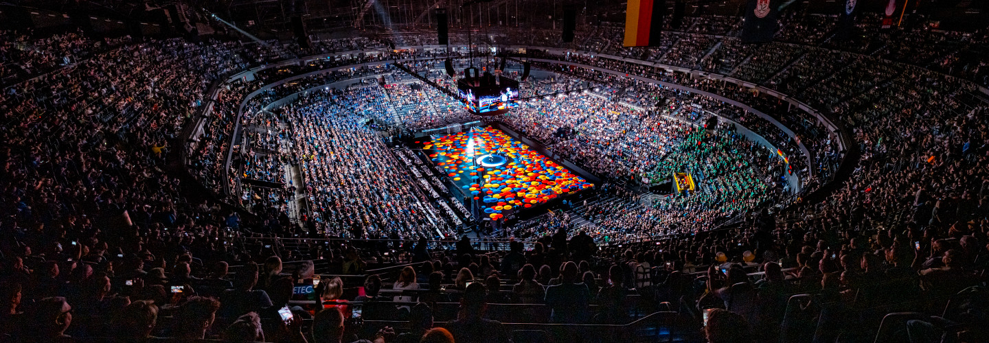 Mitreißender Profi-Handball erstmals auf mobilem Voll-LED-Glasboden von ASB GlassFloor beim Lidl Final4 2026 in der LANXESS Arena in Köln