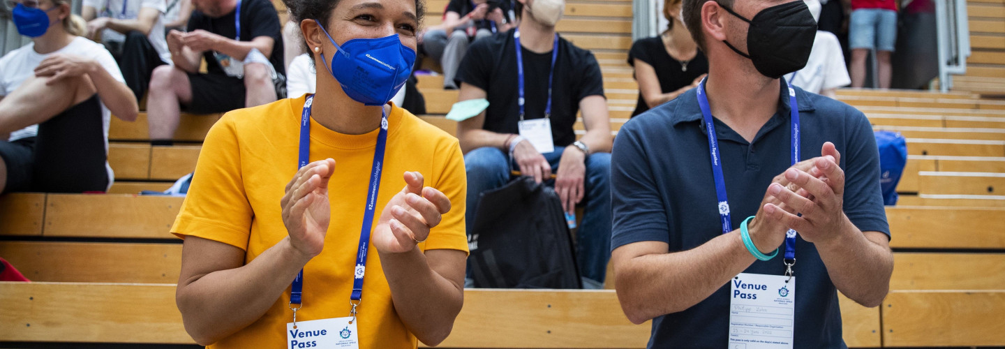 Selfies mit den Vorbildern Philipp Lahm, Célia Sasic, Fredi Bobic und das Team von Hertha BSC bei den Special Olympics Nationalen Spielen Berlin 2022