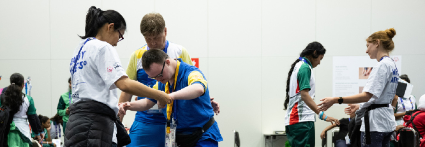 Mehr als 5.000 Athlet*innen untersucht - Das Programm Healthy Athletes bei den Special Olympics World Games Berlin 2023 ist ein voller Erfolg