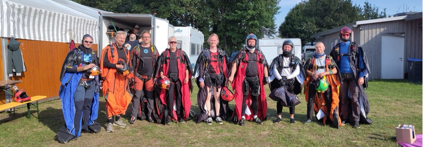 Trotz Wetterkapriolen: 17 Titel bei den Deutschen Fallschirmsport-Meisterschaften in Stadtlohn vergeben