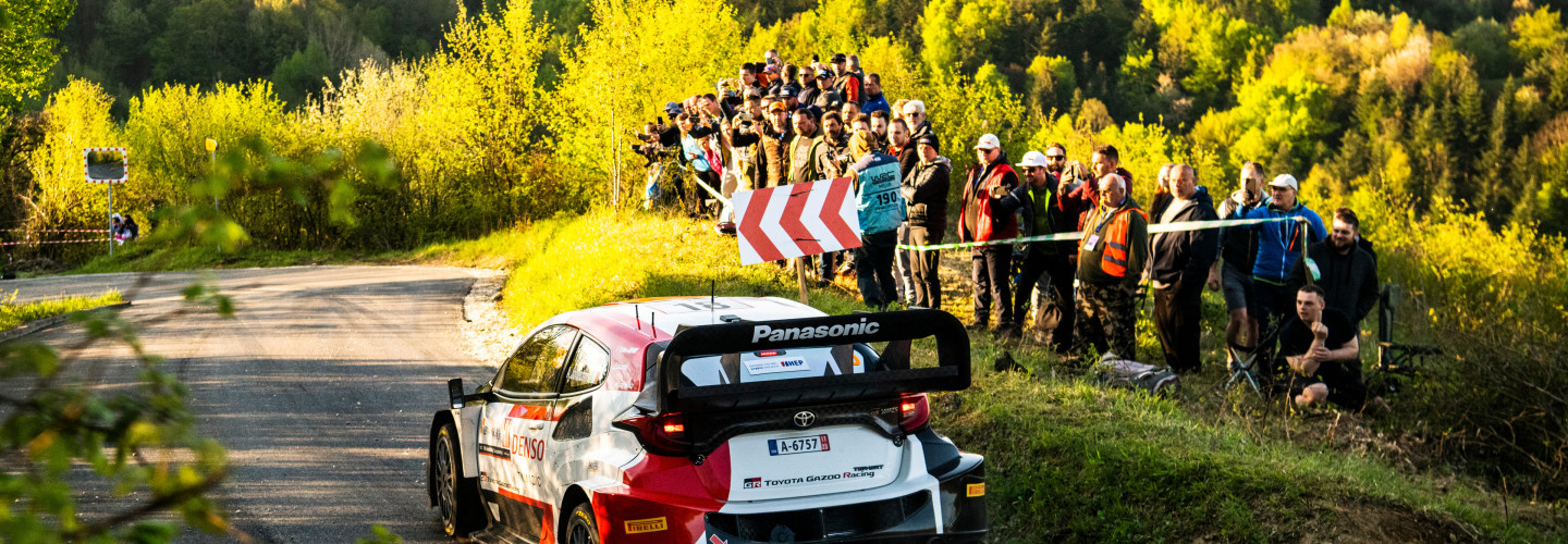 Gefahrenstellen meiden, sichere Positionen nutzen: Die Zuschauer sind im Rallyesport ein Aktiver Teil der Sicherheitsmaßnahmen