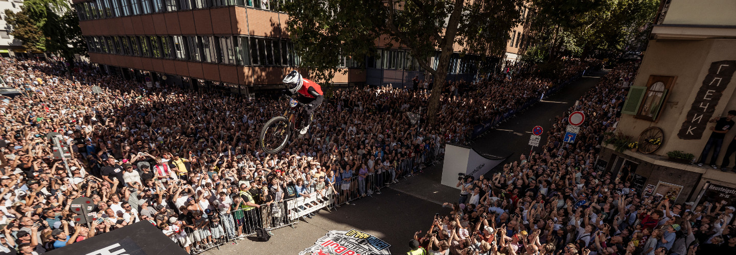 Der Spanier Alex Marin gewinnt Red Bull Stuttgart Cerro Abajo - Johannes Fischbach in Stuttgart auf Platz 7: „Das war heute einfach krank“