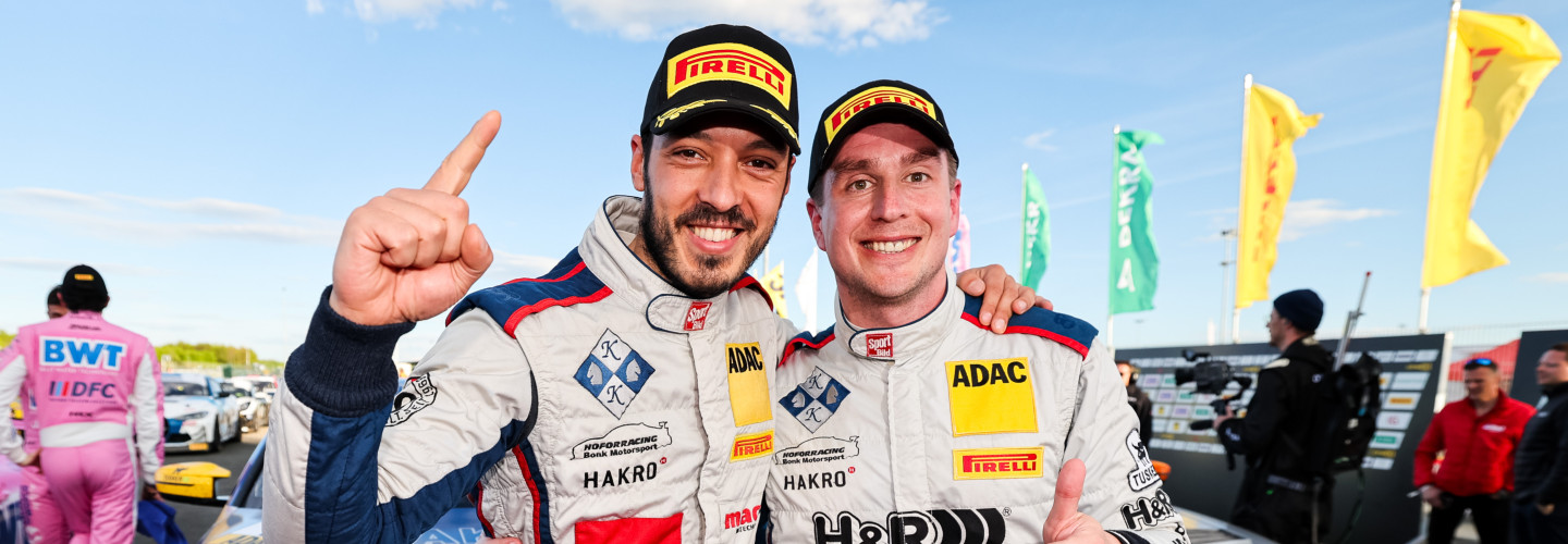 Gabriele Piana/Michael Schrey gewinnen Saisonauftakt der ADAC GT4 Germany in Oschersleben