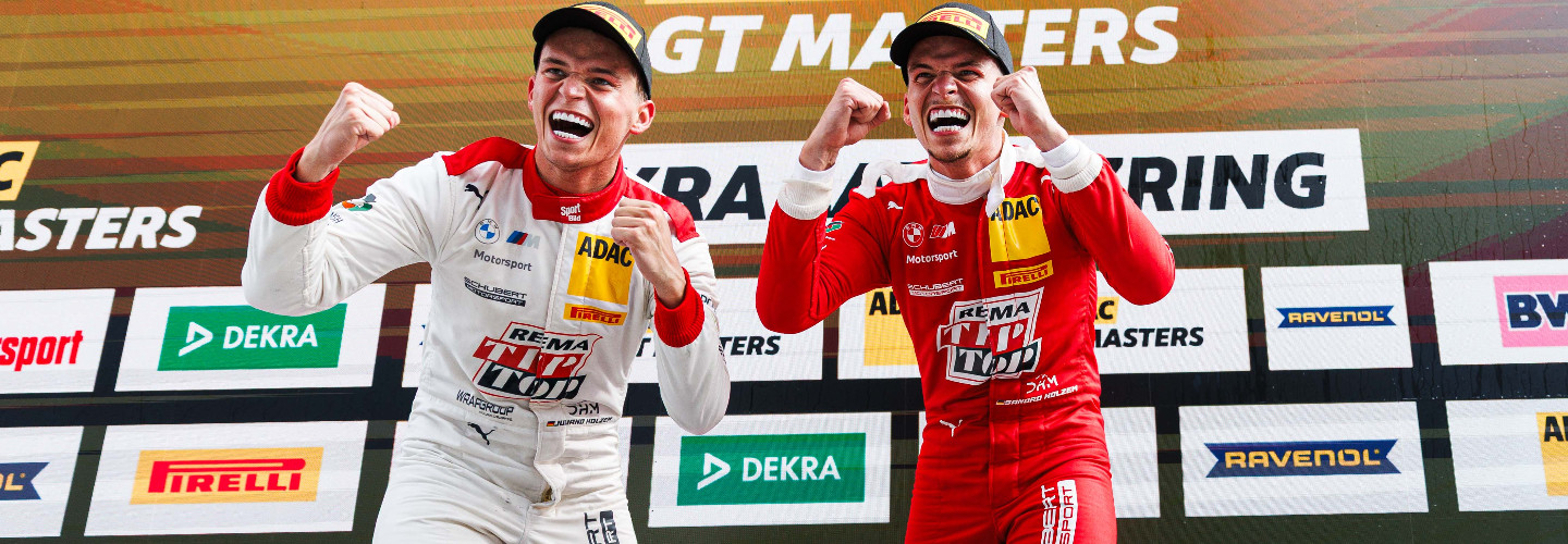 ADAC GT Masters / Jubel im Doppelpack: Debüt-Sieg für die Holzem-Zwillinge