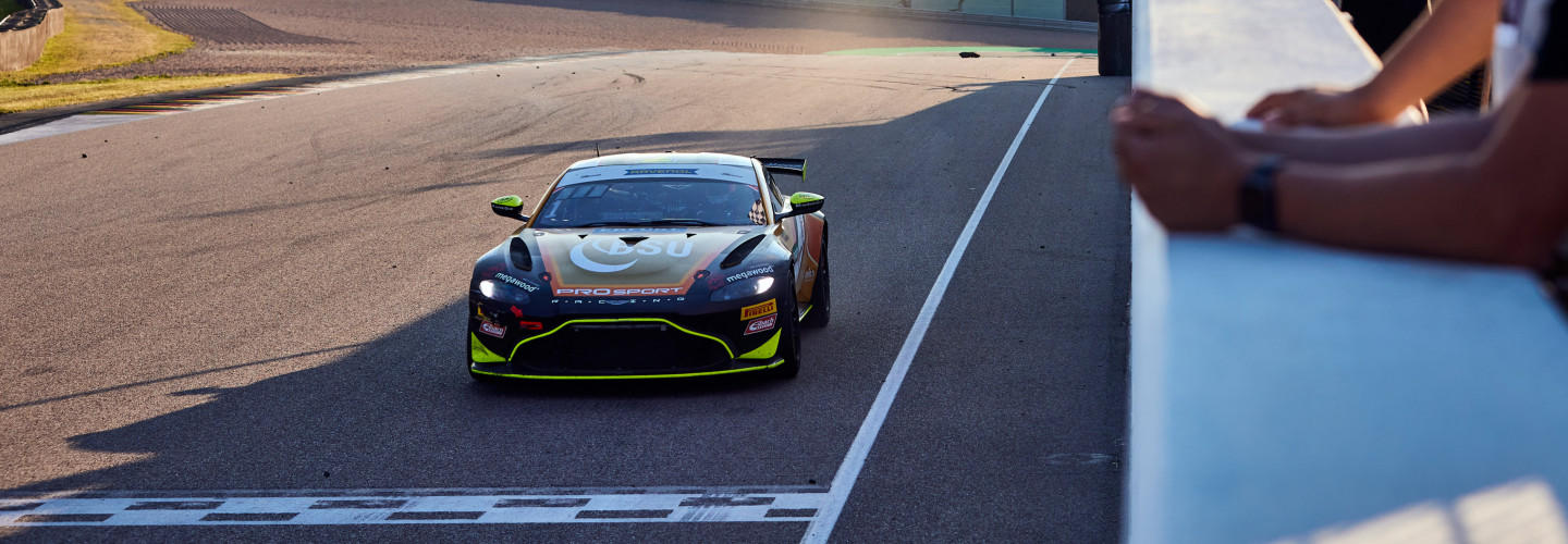 Doppelsieg: Sasse/Ortmann gewinnen auch Sonntagsrennen der ADAC GT4 Germany auf dem Sachsenring