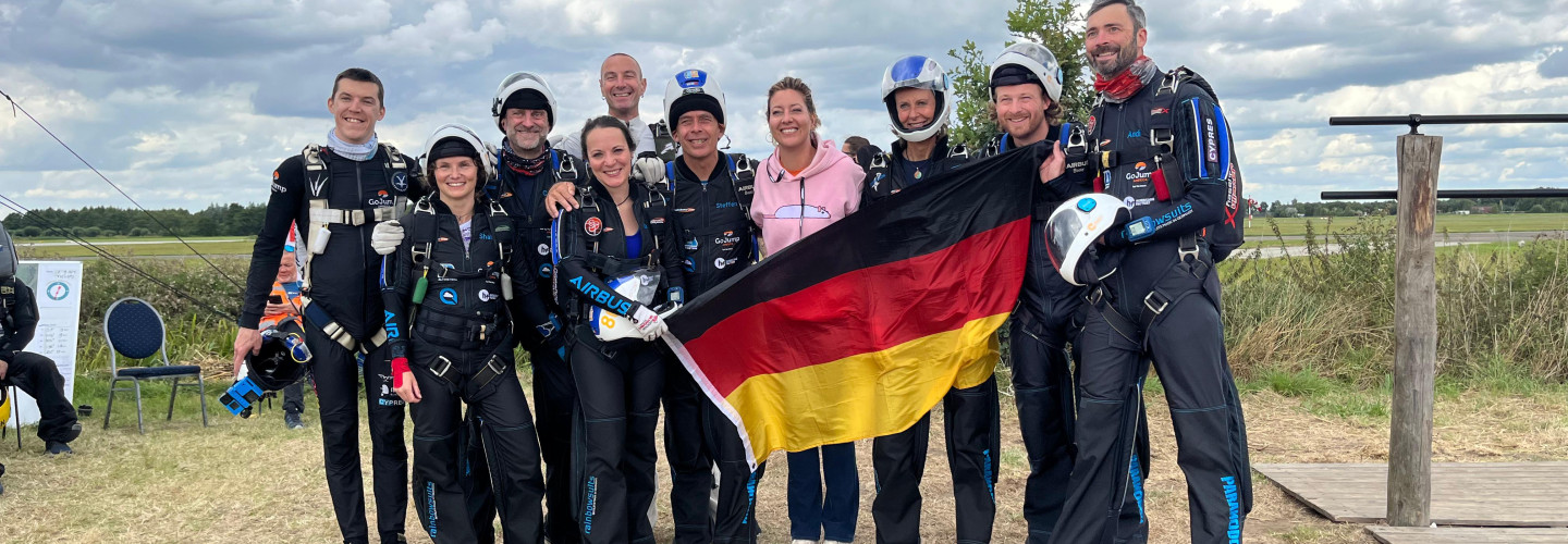 Deutsches Fallschirm-Team holt im niederländischen Teuge den Titel bei der Europameisterschaft im Formation Skydiving